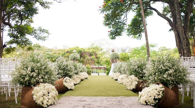 Espaço ao ar livre para uma cerimônia de casamento